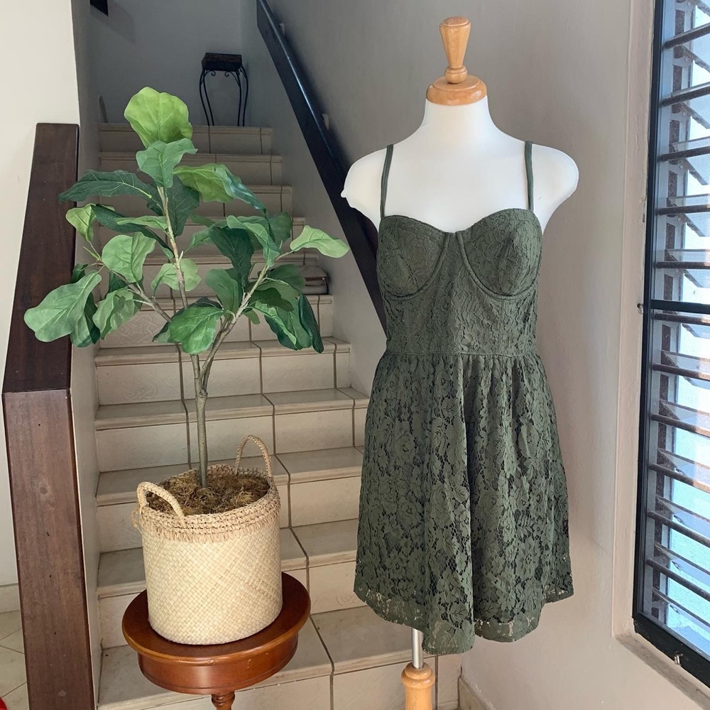NWT Abercrombie & Fitch Green Lace Dress